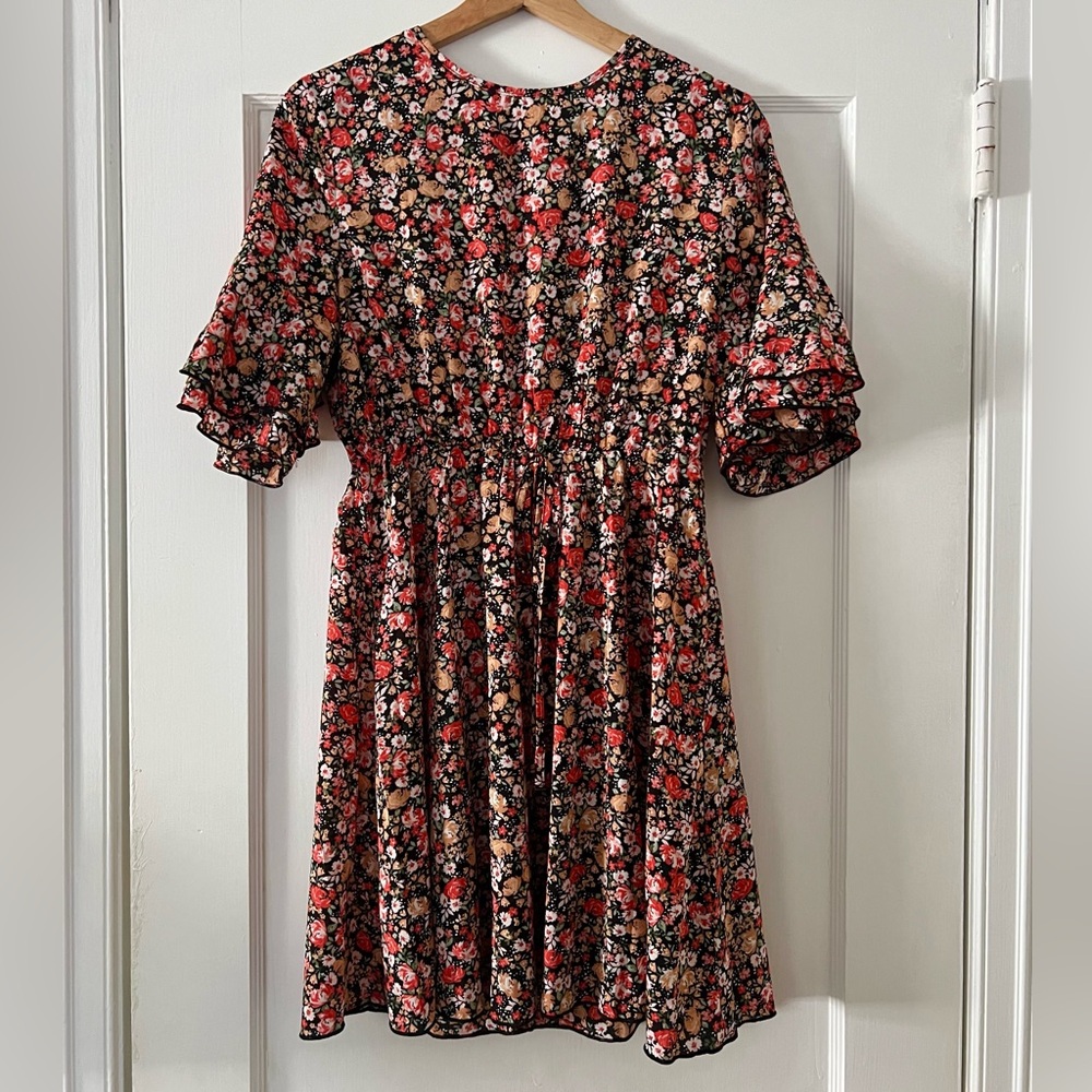 NWOT Floral Ruffle Sleeve Dress - small